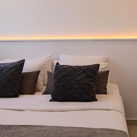 Phaedrus Living - Seaside Executive Flat Harbour 207 Lägenhet Paphos Exteriör bild