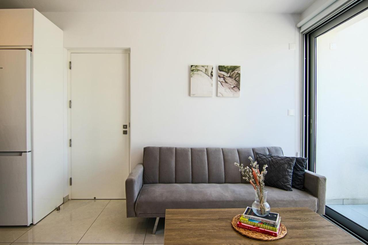 Phaedrus Living - Seaside Executive Flat Harbour 207 Lägenhet Paphos Exteriör bild